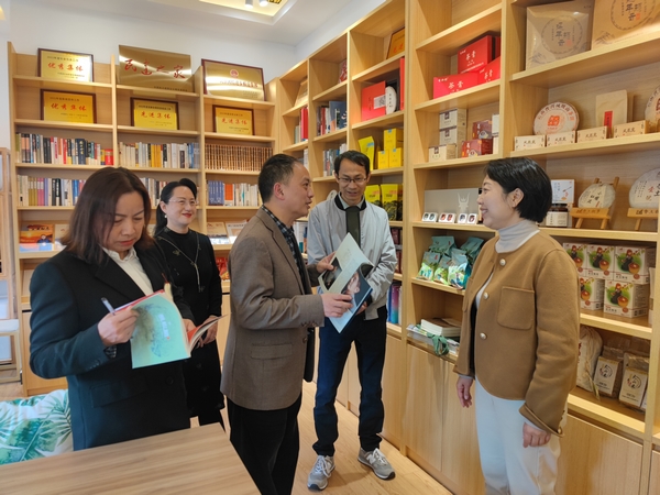 815120233 (复制)600.jpg