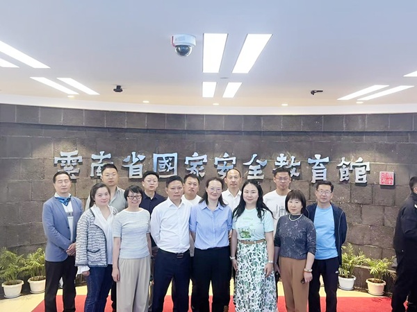 4280002.jpg 4280002.jpg