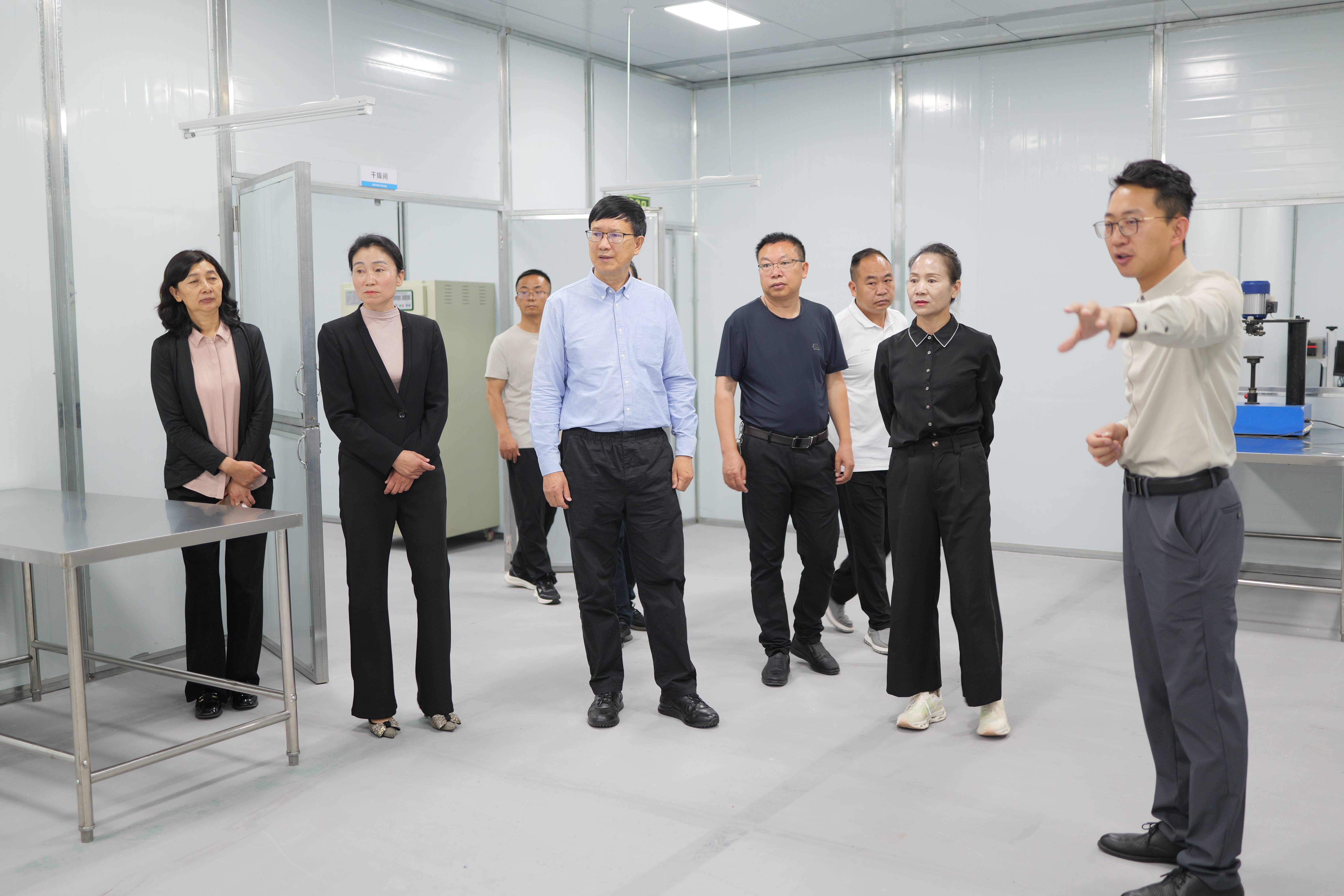 “唯云花茶”现场调研.jpg “唯云花茶”现场调研.jpg