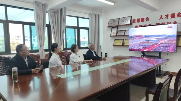 观看.jpg 观看.jpg