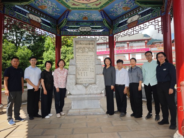 658528371.jpg 658528371.jpg