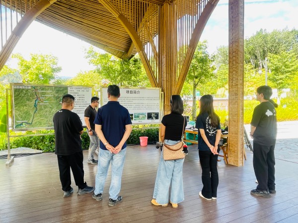 305687857.jpg 305687857.jpg