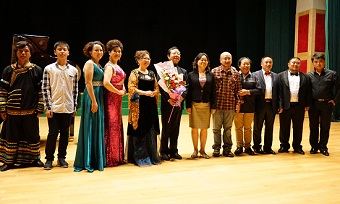 民建会员举行庆祝建国65周年独唱音乐会