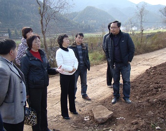 民建曲靖市委到会泽新街调研“同心工程整村推进”扶贫开发工作