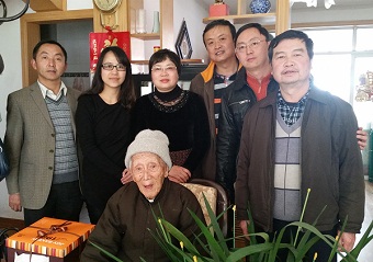 官渡区基层委员会慰问老寿星