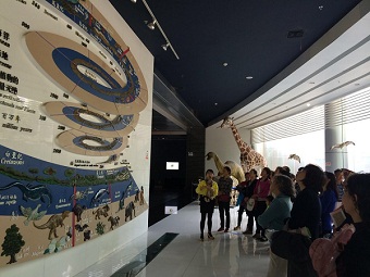 民建医科大委员会与教文支部联合开展活动