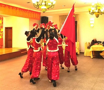 昆明五华区基层委员会召开庆祝民建成立70周年暨2016年迎新春文艺晚会