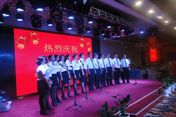 “同心圆梦，携手小康”文艺演唱会在大理举行