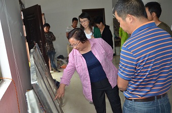 谭萍主委深入“同心工程”示范点调研精准扶贫