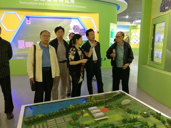 科技支部走进农科院