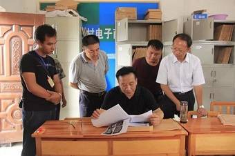 高峰副省长到怒江州调研